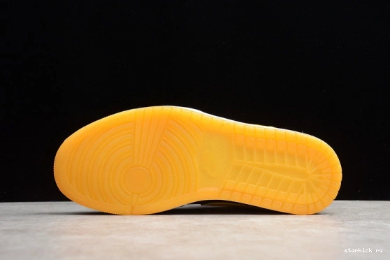 554724  Jordan (2017) Mid New Love Retro 035 554724-035 1 0429